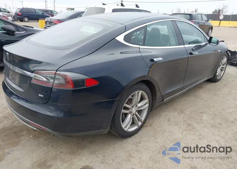 2013 Tesla Model S из США, поврежденный, VIN 5YJSA1CN2DFP21138